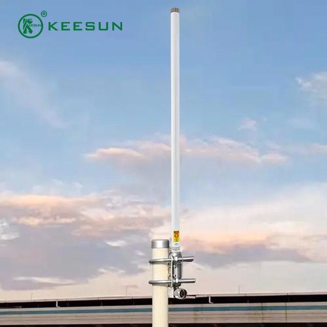 FG00069 | N মহিলা সংযোগকারী সহ 250~450MHz 4dBi ফাইবারগ্লাস অ্যান্টেনা