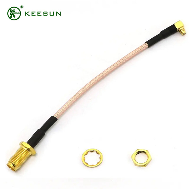RF10009 | SMA Hun lige til 100 mm IPX 3.94in med koaksialkabel